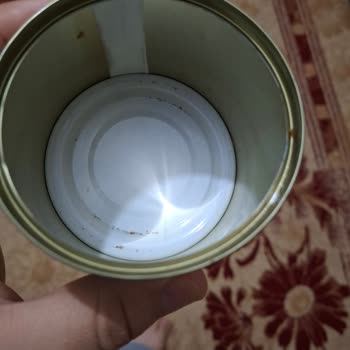 Burcu Gıda Konserve Kutusunun İç Yüzeyinin Paslanmış Ve Deforme Olmuş Olduğunu Gördüm