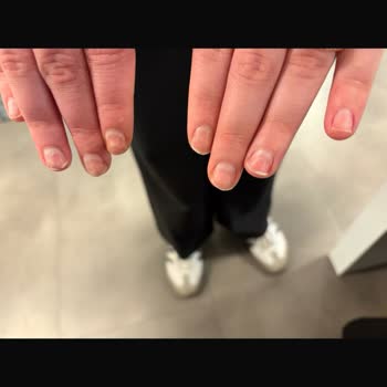 Tuğba Karakuş Güzellik Protez Tırnak İşlemi Sonrası Tırnaklarım Zarar Gördü, Ücret İadesi Yapılmadı