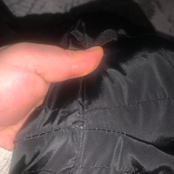 Yüksek Fiyata Alınan Mont İlk Haftada Yırtıldı, Müşteri Hizmetleri Yanıt Vermiyor