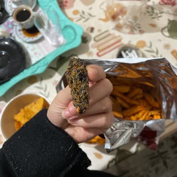 Patos Rolls Paketinden Çıkan Yabancı Cisim Hijyen Endişesi Yarattı