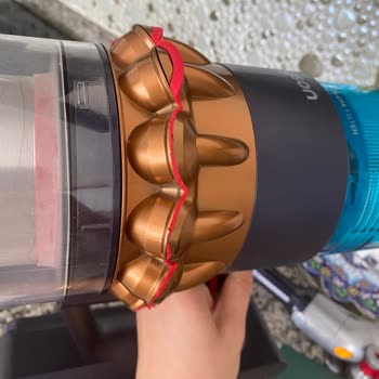 Dyson Süpürgemdeki Kauçuk Soyulması Ve Hava Kaçağına Çözüm Bulunamıyor