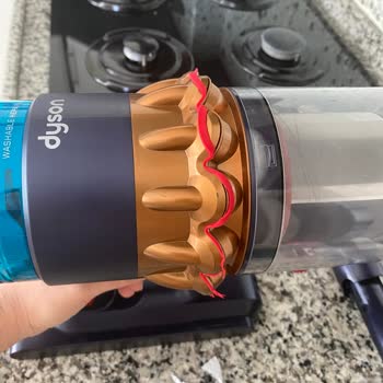Dyson Süpürgemdeki Kauçuk Soyulması Ve Hava Kaçağına Çözüm Bulunamıyor