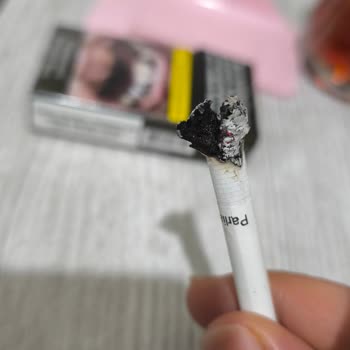 Parliament Midnight Blue Sigaralarda Yabancı Madde Sorunu Ve Sağlık Endişesi