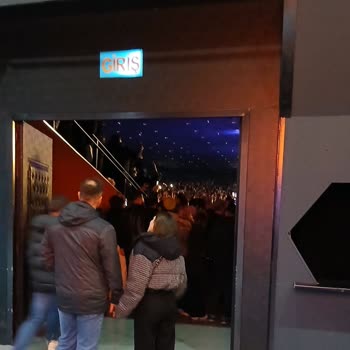 Bilet Aldık, Aşırı Kalabalık Ve Kötü Organizasyon Yüzünden Konsere Giremedik