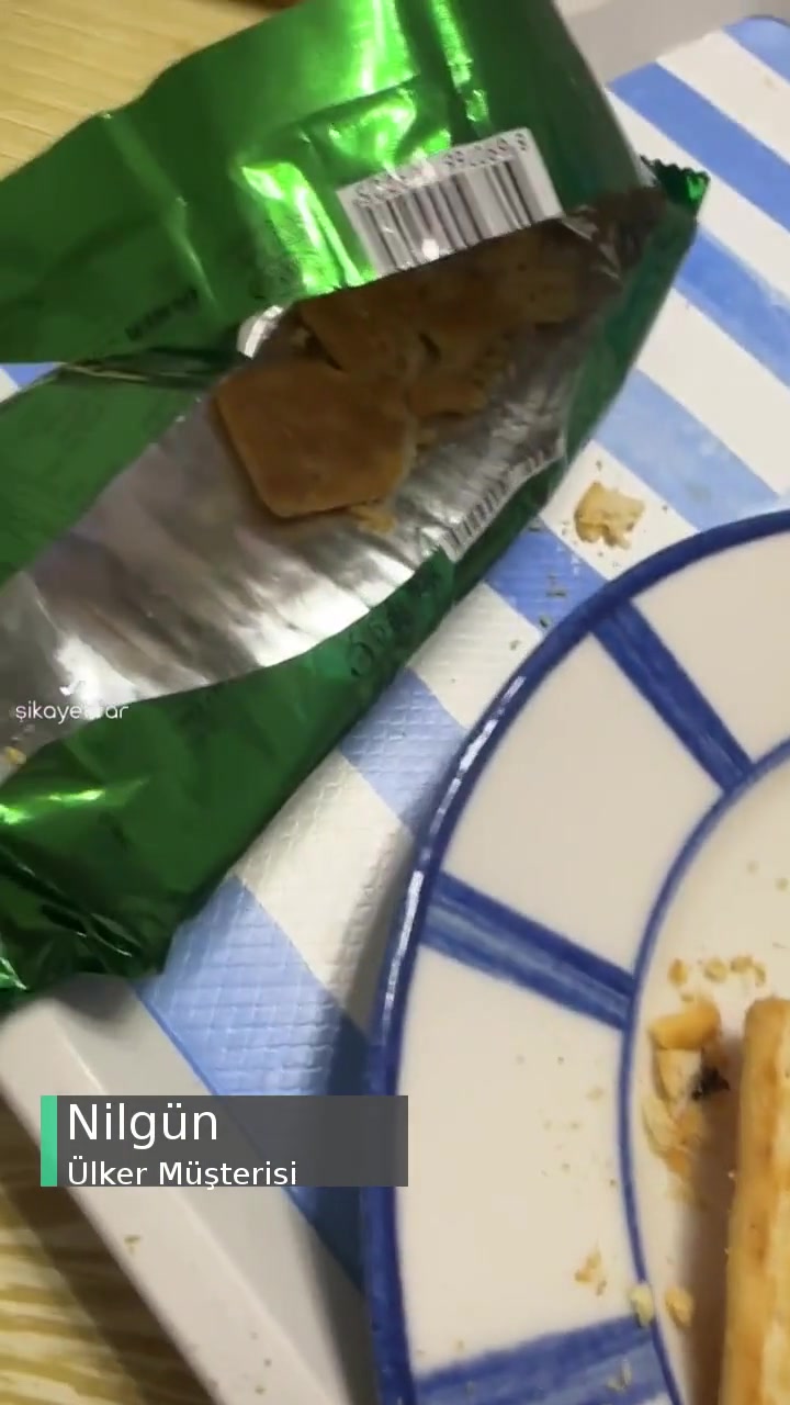 Böcek Çıkan Ülker Çizi Bisküvi videonun kapak resmi