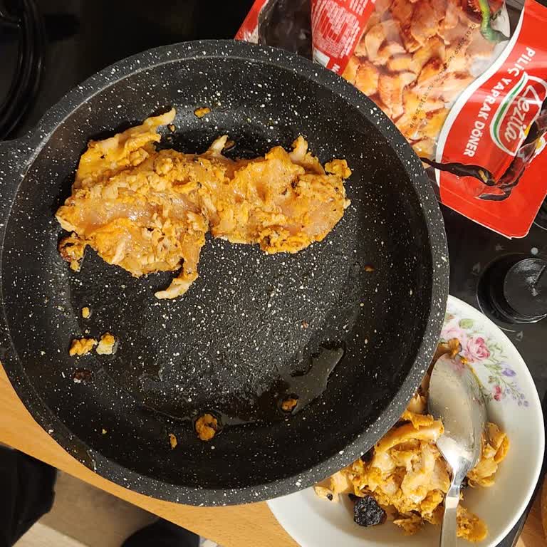 Lezita Tavuk Dönerde Beklenmeyen Büyük Et Parçaları Hayal Kırıklığı Yarattı