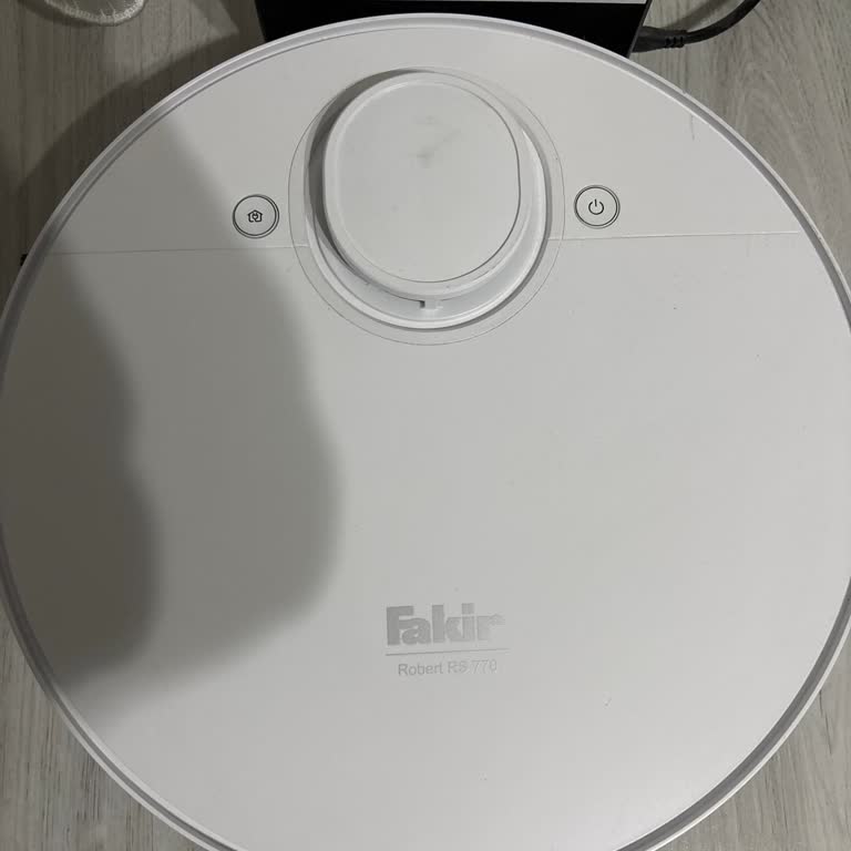 Robot Süpürgemdeki Beyaz Işık Sorunu İçin Net Açıklama Bekliyorum