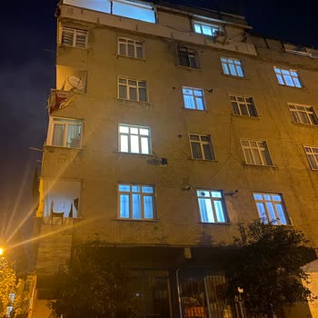 Terasımıza Yapılan Kaçak Yapılar Nedeniyle Can Güvenliğimiz Tehlikede