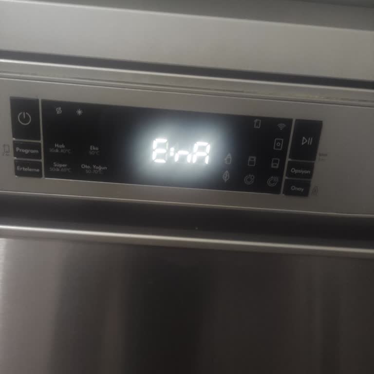 Vestel Bulaşık Makinesi E:rA Hatası Nedeniyle Kullanılamaz Hale Geldi
