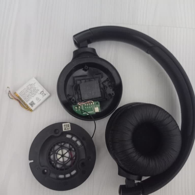 JBL 510bt Kulaklıkta Pil Değişimi Yapılamıyor, Çözüm Bekliyorum