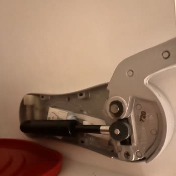 Mutfak Dolap Kapaklarında Tekrarlayan Piston Sorunu