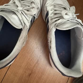 Adidas Ayakkabıda Erken Deformasyon Ve Yetersiz İnceleme