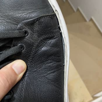 Hotiç'ten Alınan Ayakkabının Dikişlerinin Atması Ve Değişim Talebinin Reddi