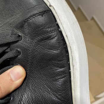 Hotiç'ten Alınan Ayakkabının Dikişlerinin Atması Ve Değişim Talebinin Reddi