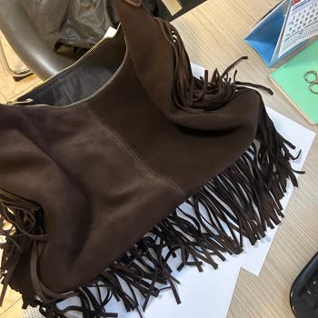 Aldığım Çanta Sürekli Dökülüyor Ve Leke Bırakıyor