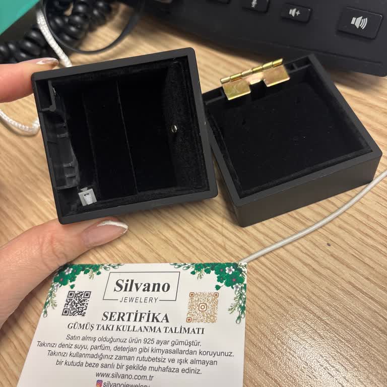 Kırık Ürün Gönderimi Ve Müşteri Hizmetlerinde İlgisizlik Nedeniyle Hayal Kırıklığı