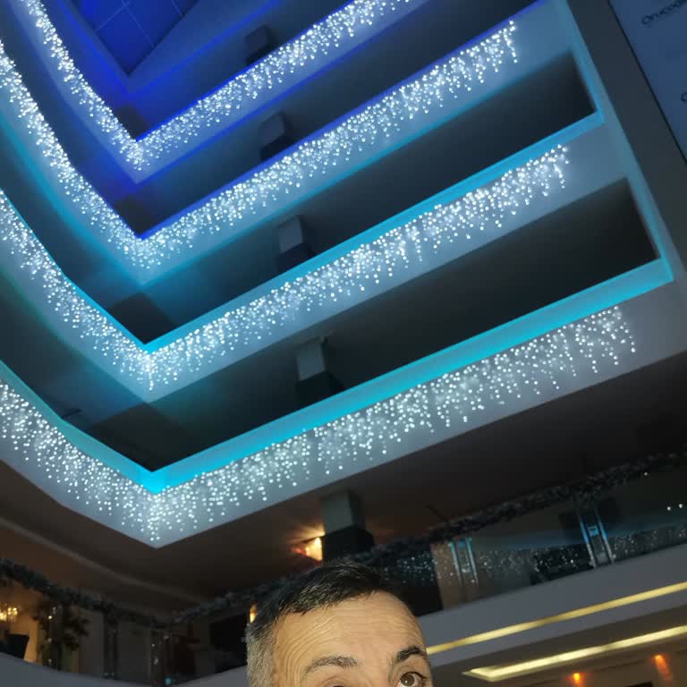 Oruçoğlu Termal Otel'de Hayal Kırıklığı: Kötü Koku, Soğuk Havuz Ve Yetersiz Hizmet