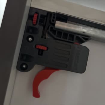 Yemek Odası Takımında Ray Arızası İçin Çözüm Arayışı