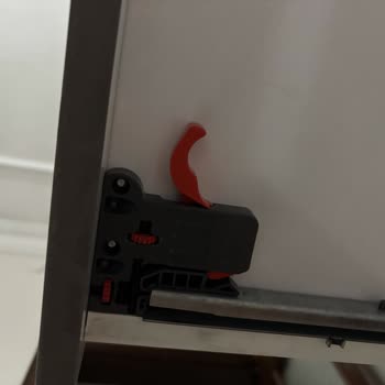 Yemek Odası Takımında Ray Arızası İçin Çözüm Arayışı