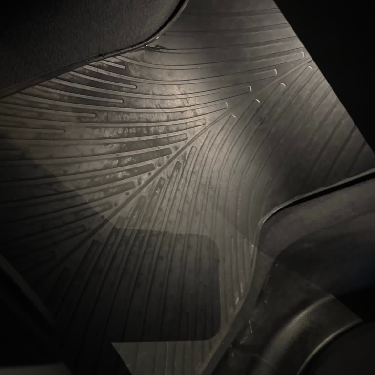 Yüksek Ücrete Karşın Eksik Ve Yetersiz Oto Yıkama Hizmeti