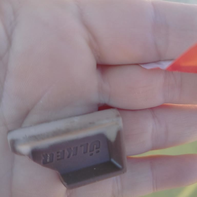 Ülker Sütlü Mini Çikolatalarda Beyazlık Ve Ambalaj Kokusu Endişesi