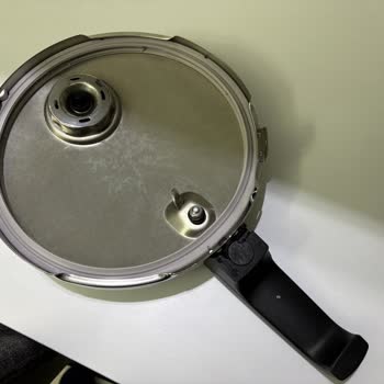 Kısa Sürede Deforme Olan Düdüklü Tencere İçin İade Ve Ücret Talebim Karşılanmadı