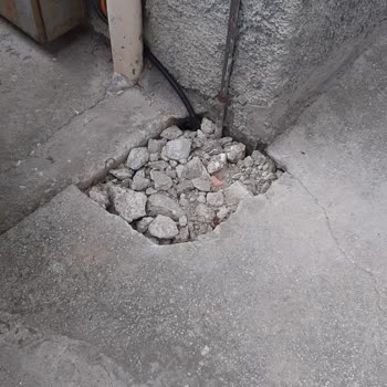 Kablo Net Altyapı Çalışması Sonrası Açık Çukur Ve İlgisizlik