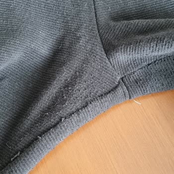 Boyner Ürünü Sadece Bir Gün Giymeme Rağmen Ağ Kısmında Ciddi Şekilde Topaklanma Oluştu