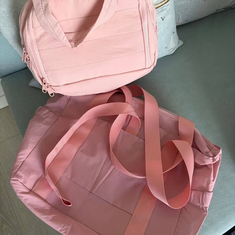 Aynı Renk Diye Aldığım Çantalar Farklı Renklerde Geldi, Mağdur Edildim