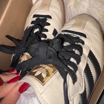 Kısa Sürede Deforme Olan Adidas Ayakkabı Ve Yetersiz İnceleme Süreci