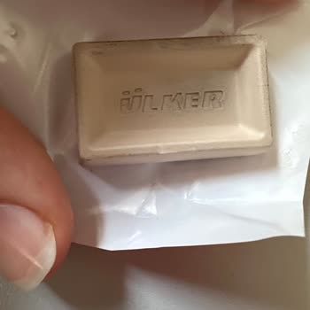 Aldığım Çikolatanın Bozuk Olmasından Şüpheleniyorum