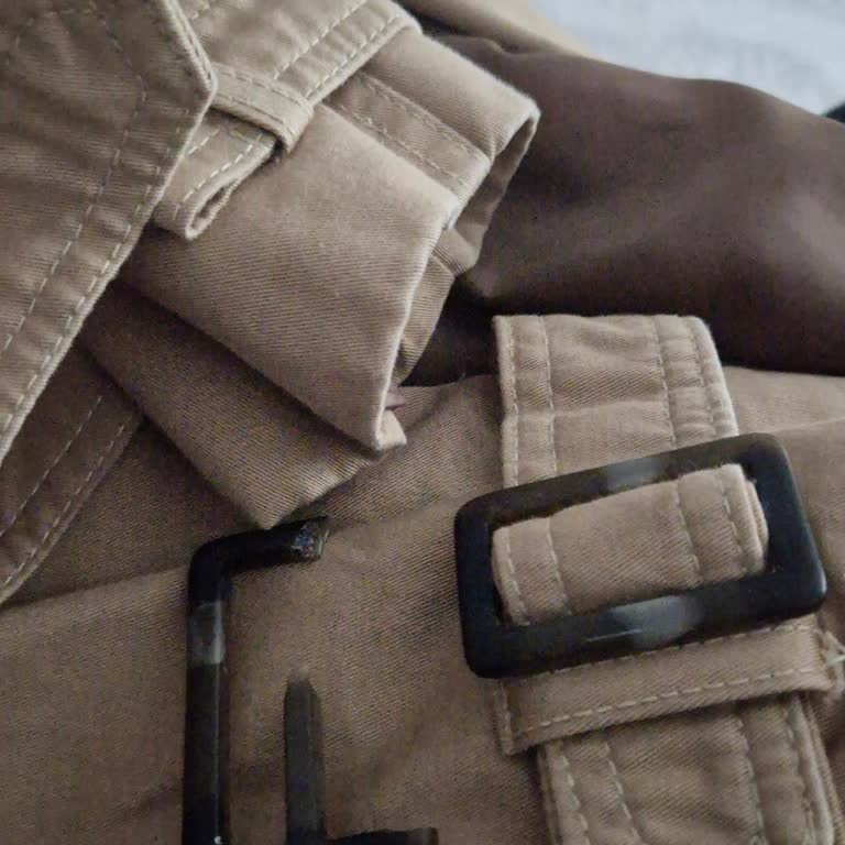 Kısa Sürede Dağılan Trençkot Ve Yetersiz Müşteri Desteği