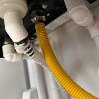 Yeni Alınan DemirDöküm Nitromix Kombide Bitmeyen Su Kaçağı Mağduriyeti