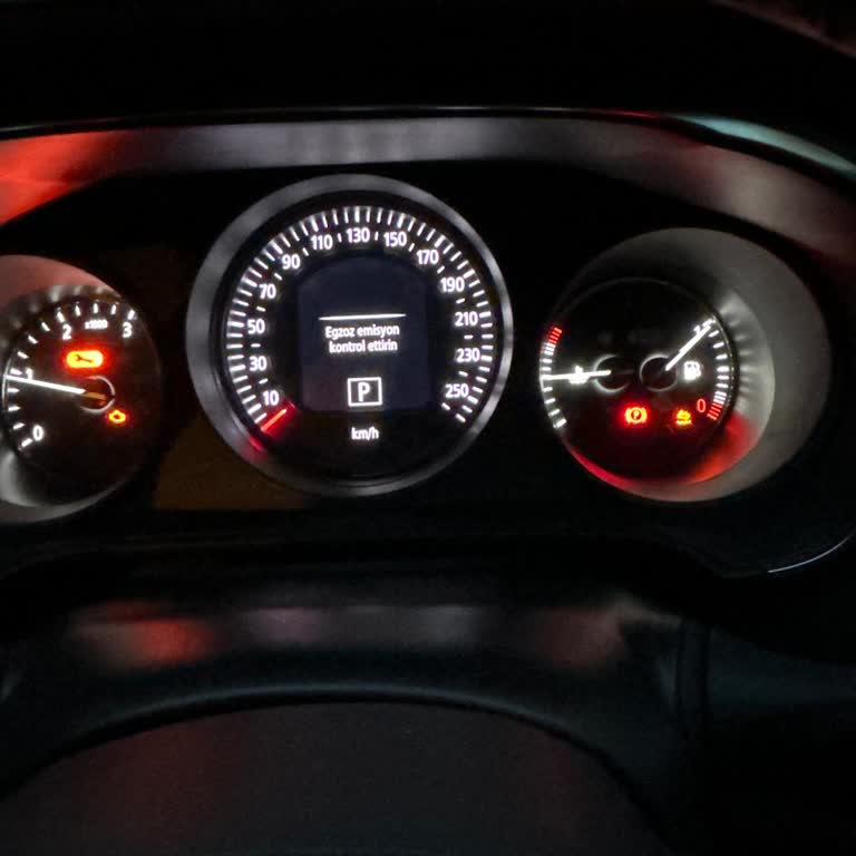 Renault Megane'da Sürekli Yanan AdBlue Arıza Işığı Endişesi