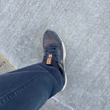 Lumberjack Spor Ayakkabıda Renk Değişimi Ve Dikiş Problemi Yaşadım