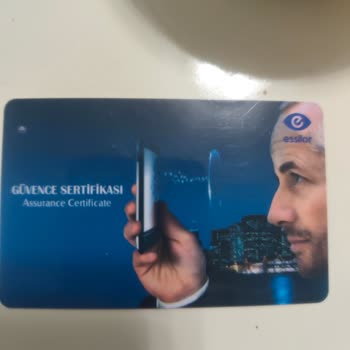 Essilor Optik Camların Kaplamasında Çizilme Buna Bağlı Olarak Işığı Fazla Yansıtma Sorunu Yaşıyorum