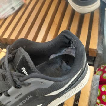 Kısa Sürede Aşınan Reebok Ayakkabı İçin Değişim Talebim Reddedildi