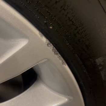 Borusan Oto Serviste Oluşan Jant Hasarı Ve Müşteri Hizmetleri İlgisizliği