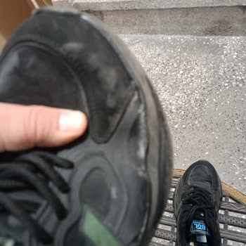 Kısa Sürede Deforme Olan Ayakkabı Ve Verilmeyen Sözler Nedeniyle Mağduriyet