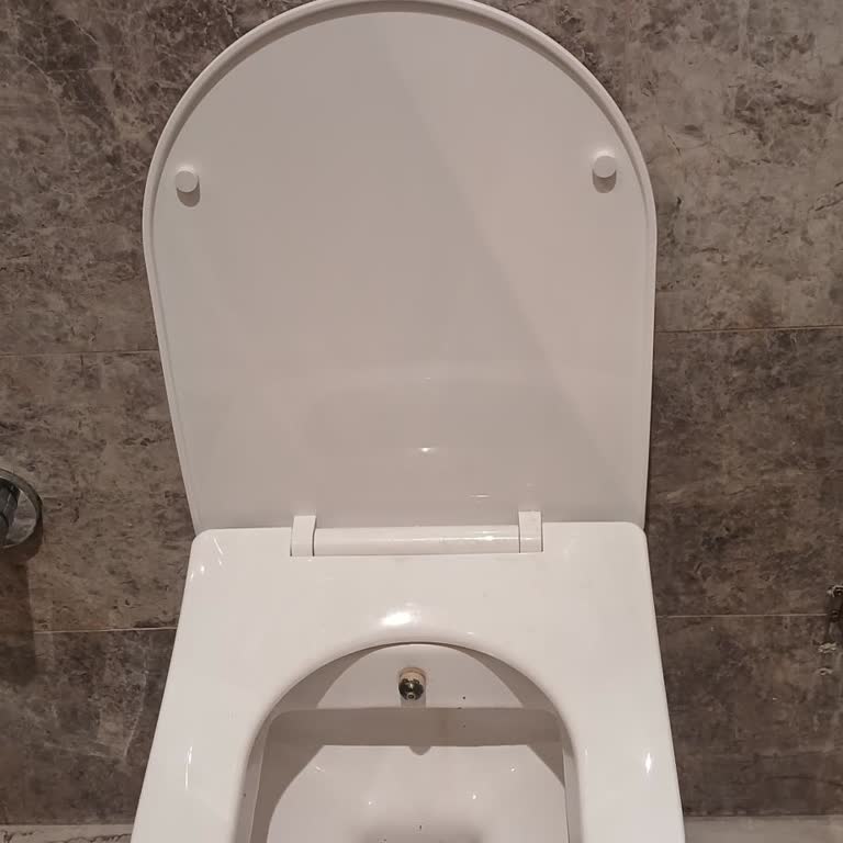 Edirne Erasta AVM Erkekler Tuvaletlerinde Süregelen Hijyen Ve Kullanım Sorunu