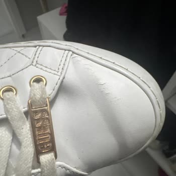 Guess Ayakkabıda Kısa Sürede Çatlama Ve Müşteri Hatası Gerekçesiyle Olumsuz Dönüş