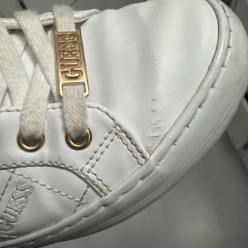 Guess Ayakkabıda Kısa Sürede Çatlama Ve Müşteri Hatası Gerekçesiyle Olumsuz Dönüş