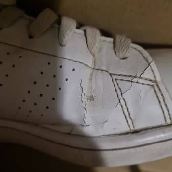 FLO'dan Alınan Adidas Ayakkabının Kısa Sürede Yıpranması Ve İade Sorunu