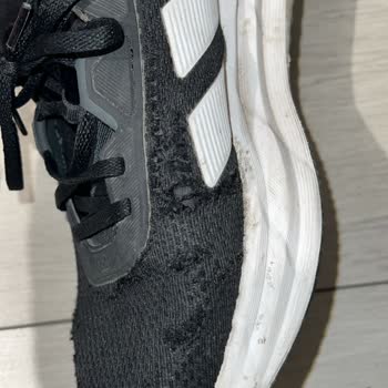 In Street'ten Alınan Adidas Ayakkabının Kısa Sürede Yırtılması Ve Müşteri Hizmetlerinde Yaşanan Sorun