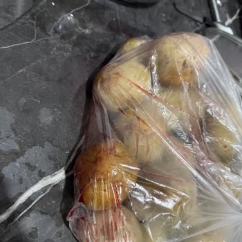 Donuk Ürünler Erimiş Ve Poşet Sızdırmış Şekilde Teslim Edildi, Ürün Ve Ev Hijyenim Zarar Gördü