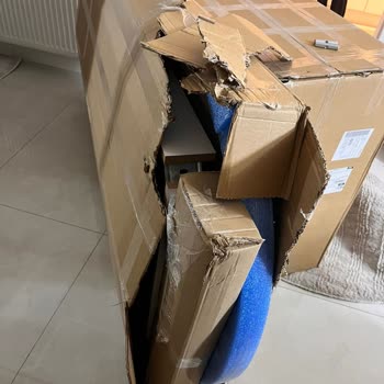 Kırık Ve Eksik Parçalı Yemek Masası Teslimatı, Sorumsuz Kuryeler Ve Yetersiz İade Süreci