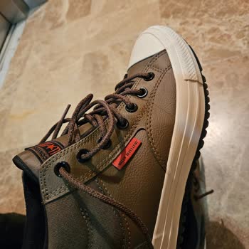 Converse Botta Sağ Ve Sol Tek Arasındaki Kalıp Farkı Nedeniyle Yaşanan Rahatsızlık Ve Değişim Talebi