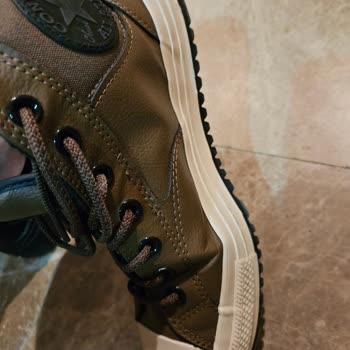 Converse Botta Sağ Ve Sol Tek Arasındaki Kalıp Farkı Nedeniyle Yaşanan Rahatsızlık Ve Değişim Talebi