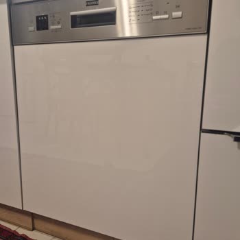 Yeni Franke Bulaşık Makinesinde Tekrarlayan Paslanma Sorunu Hayal Kırıklığı Yaşatıyor