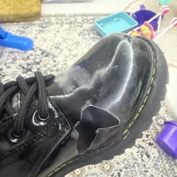 Mağaza Personelinin Önerdiği Sprey, Yeni Alınan Botu Zarar Verdi: Değişim Veya İade Talebim Var